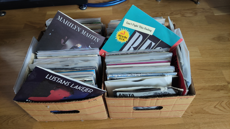 Vinyl singlar 272 st - Bild 1 av 8