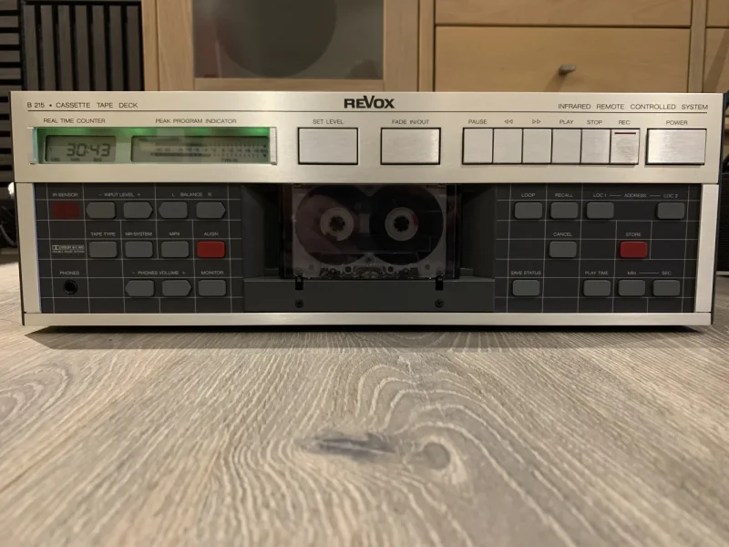 Revox B215 Kassettdeck i absolut fantastiskt skick! - Bild 1 av 4