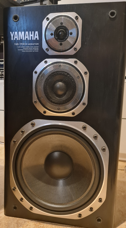 Yamaha NS-700X Yamaha NS-700X - Bild 10 av 14