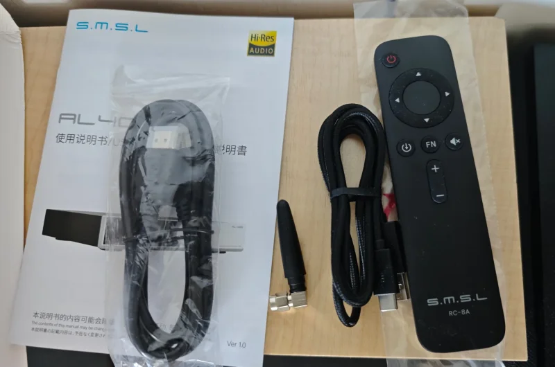 SMSL AL400 stereof&ouml;rst&auml;rkare med fj&auml;rr, nyskick - Bild 3 av 4