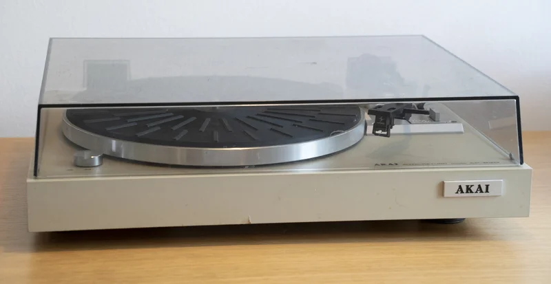 Akai AP-B20 Halvautomatisk skivspelare - Kuva 2 / 6