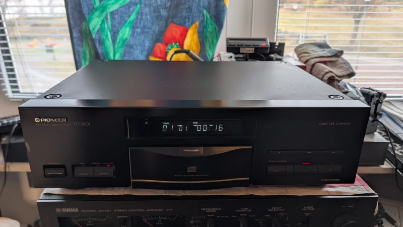 Pioneer PDS-901 CDspelare - Bild 1 av 2