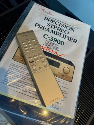 Accuphase C-3900