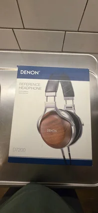 Denon AH-D7200 &ndash; Referensh&ouml;rlurar i valn&ouml;t (Nyskick)