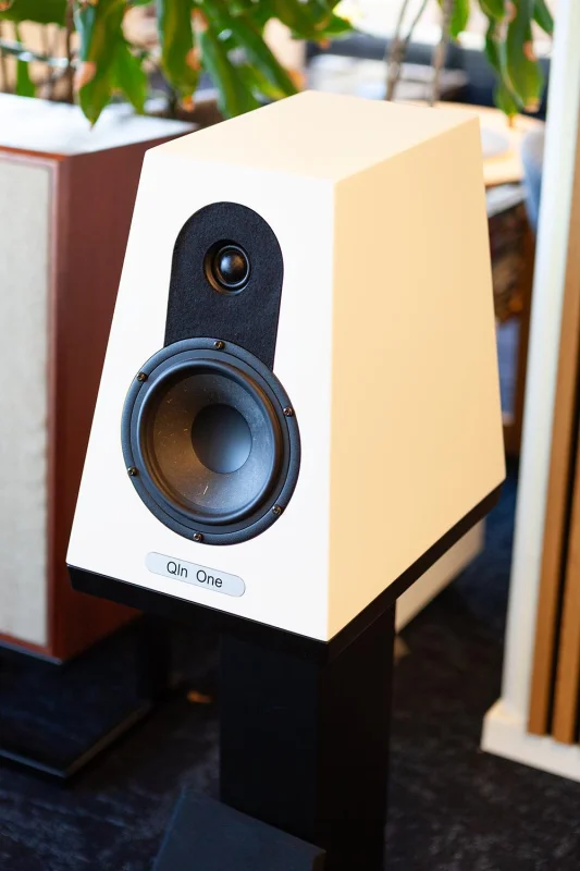 Qln One v6 - Bild 1 av 2