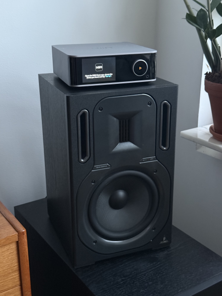 Mäktigt ljudsystem med dubbla subwoofers! - Bild 3 av 5