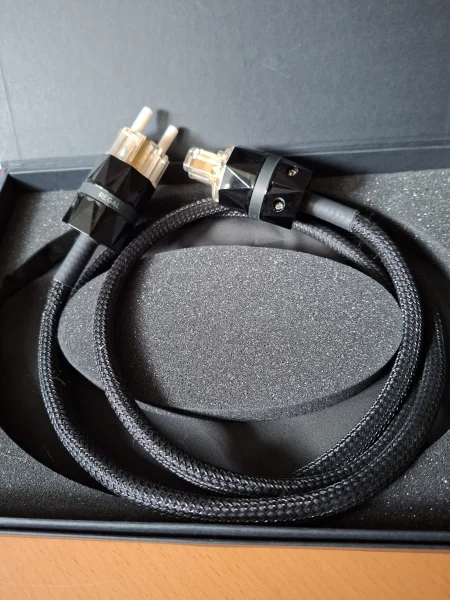 Regal Momentum n&auml;tkabel  - Bild 1 av 1