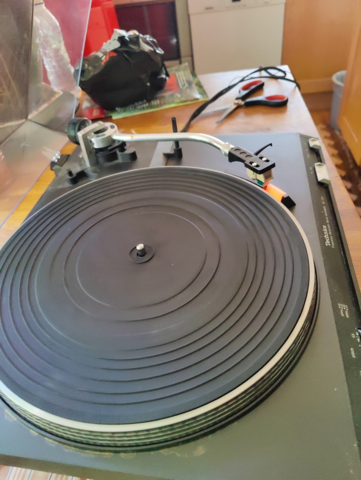 Technics SL 221 skivspelare 