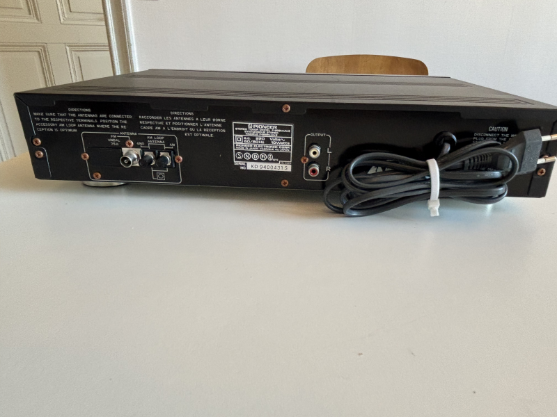 Pioneer F-656 Mark II 2 FM AM digital synthesizer-tuner, svart.  - Bild 6 av 10