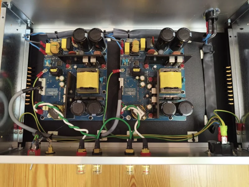 F&ouml;rst&auml;rkare D-Klass 2 st HiFi 2x350W Stereo, 700W Mono - Bild 2 av 3