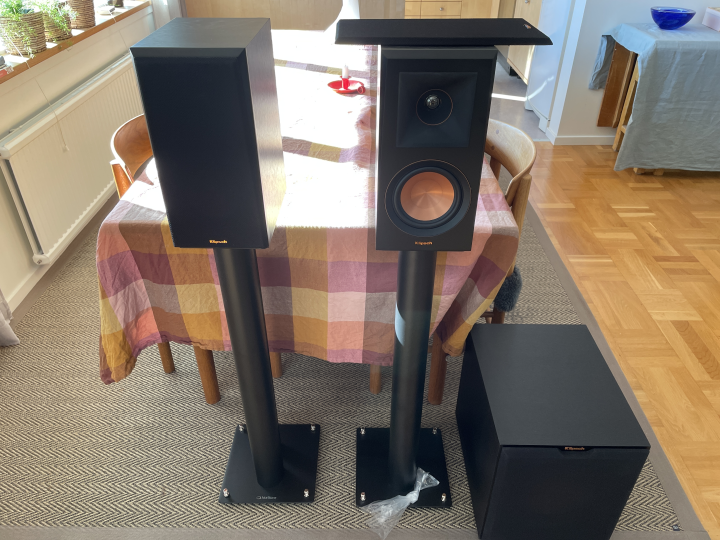 Klipsch RP 500M inklusive stativ