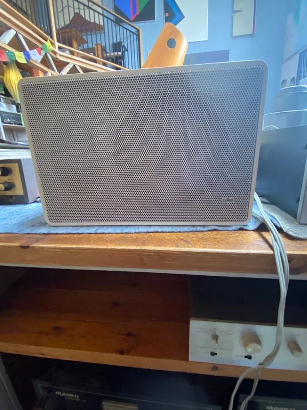 Braun L-410 bokhylleh&ouml;gtalare  - Bild 5 av 6