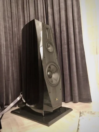 Aurum Cantus V12F Piano Black Edition 