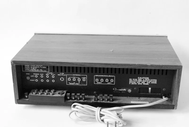 Sansui 221 Stereo Receiver - Bild 2 av 2