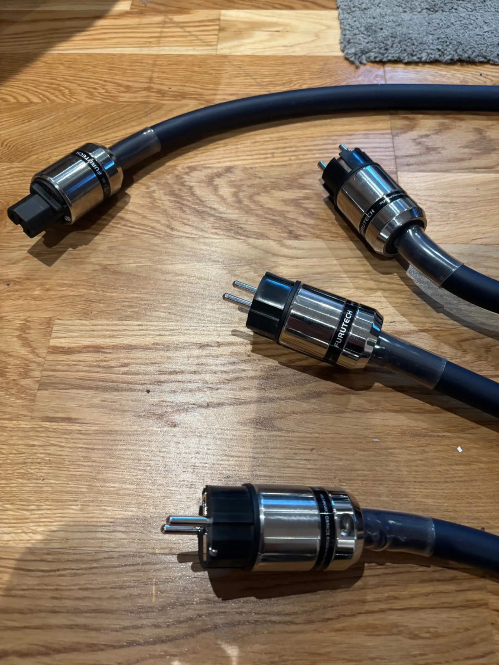 Furutech Str&ouml;mkablar - Bild 1 av 6