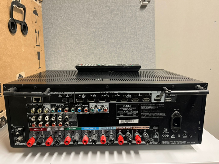 Denon AVR-X2300W AV-receiver med 7.2-kanaler och HDMI 4K-stöd