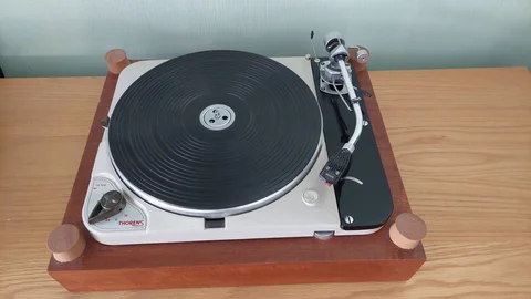Thorens TD 124 med SME 3009 & Ortofon 2M Bronze &ndash; Vintage HiFi