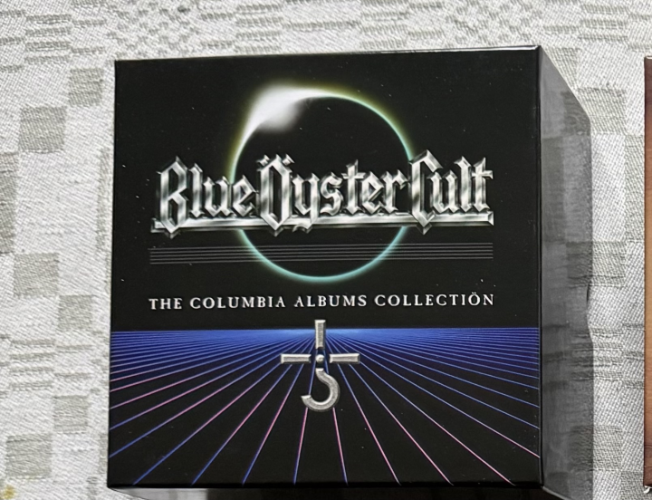 Ny ospelad cdbox med Blue öyster cult