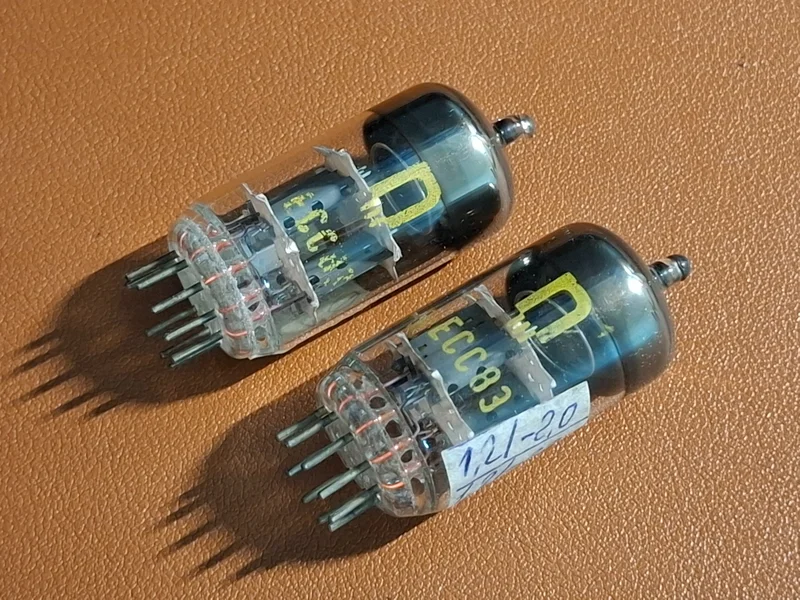 RFT ECC83 / 12AX7 – Matchat NOS-par – Tysk kvalitet RFT ECC83 / 12AX7 – Matchat NOS-par – Tysk kvalitet - Bild 2 av 6