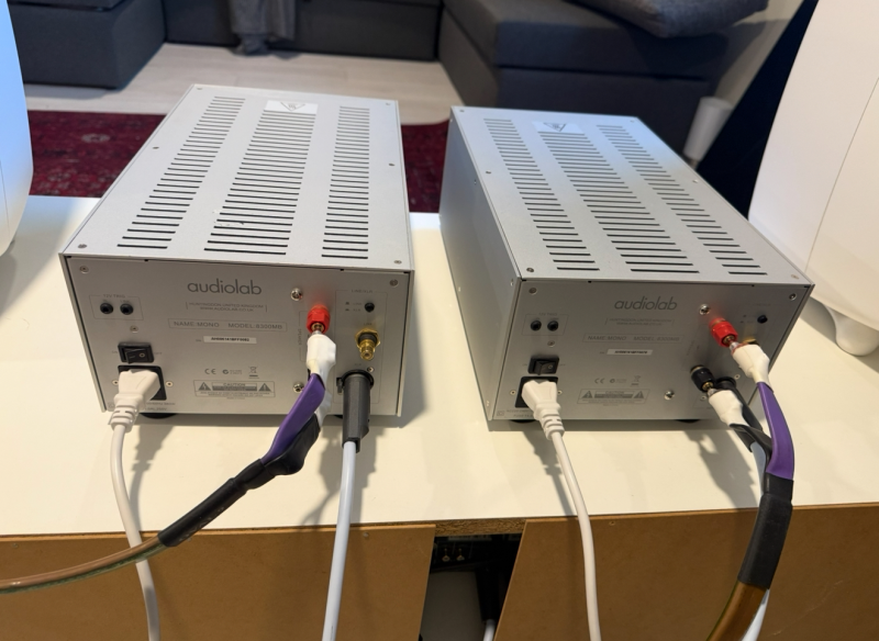 Audiolab 8300MB Monoblock-slutsteg (par), silver Audiolab 8300MB Monoblock-slutsteg (par), silver - Bild 2 av 2