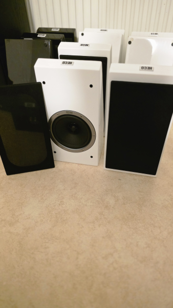 Heco AM200 Dolby Atmos-högtalare pianovit 2st Heco AM200 Dolby Atmos-högtalare pianovit 2st - Bild 1 av 4