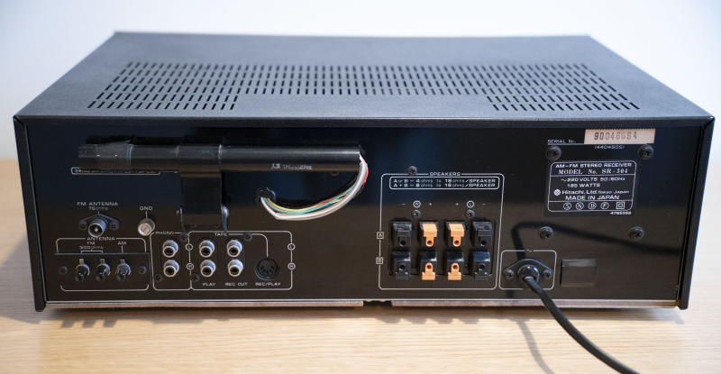 Hitachi SR-304 AM/FM Stereo Receiver (1978) Hitachi SR-304 AM/FM Stereo Receiver (1978) - Bild 4 av 5