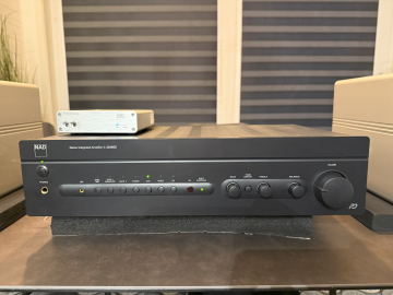 NAD 325 BEE Stereo Förstärkare