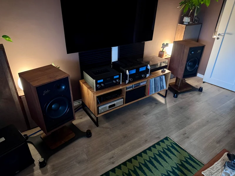 Pylon Audio Jade 20 med originale stativer - Bild 11 av 13