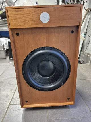 REL Acoustics B1