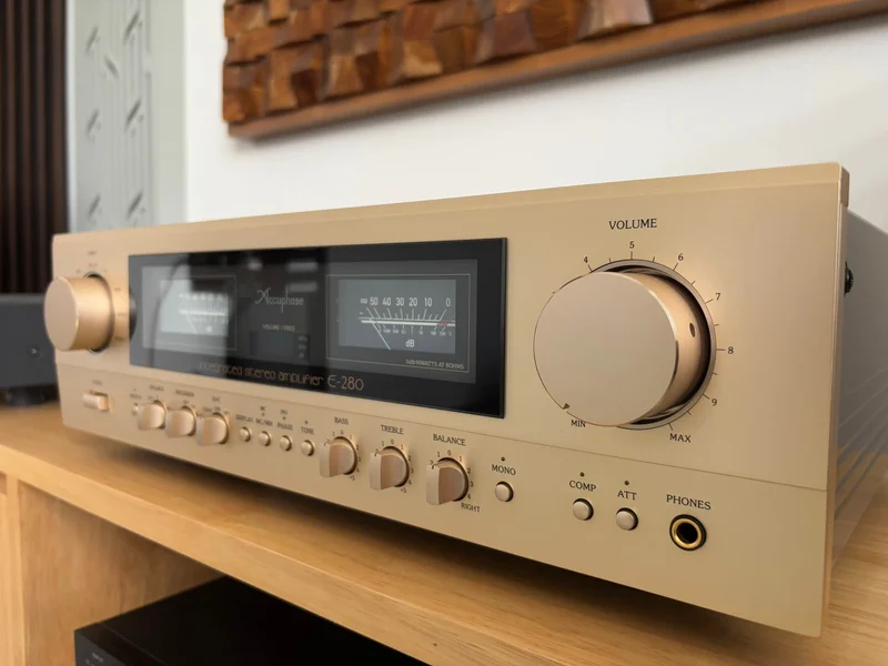Accuphase E280 - Bild 1 av 1