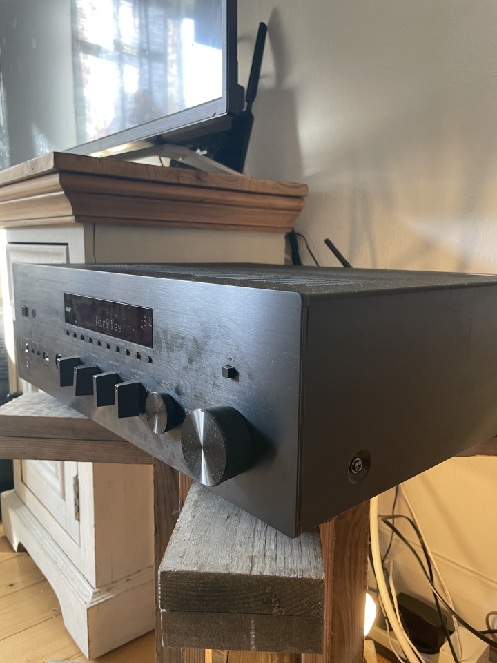 Yamaha R-N803 D Förstärkare DAC/Streamer 