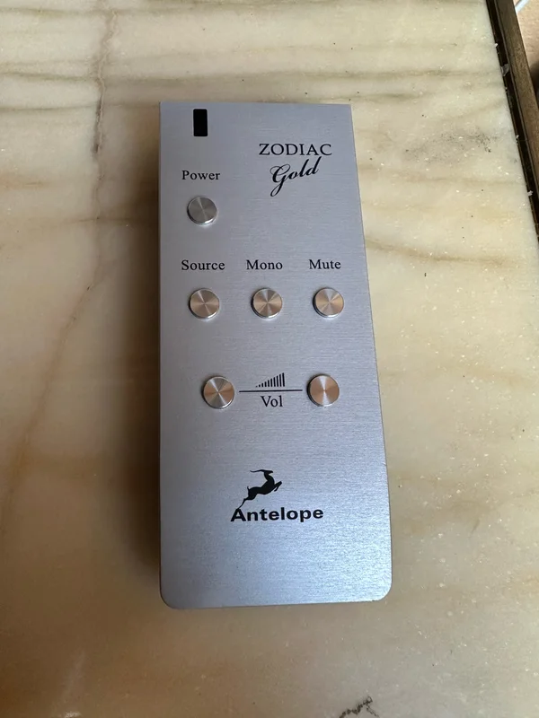 Antelope Zodiac Gold DAC/försteg med Voltikus PSU Antelope Zodiac Gold DAC/försteg med Voltikus PSU - Bild 7 av 8