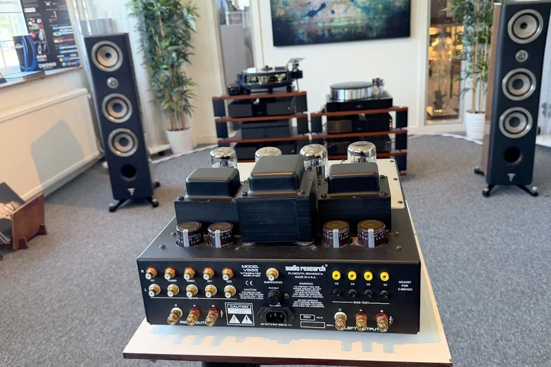 Audio Research VSi55 - Begagnad r&ouml;rf&ouml;rst&auml;rkare - Bild 2 av 3