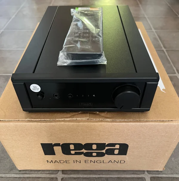 Rega IO - helt ny Rega IO - helt ny - Bild 1 av 4
