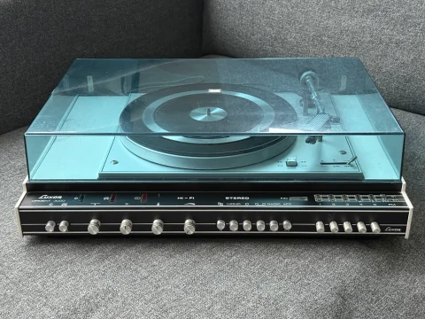 Luxor Dirigent 3000 LP/Radio/F&ouml;rst&auml;rkare s&auml;ljs billigt med renoveringsbehov