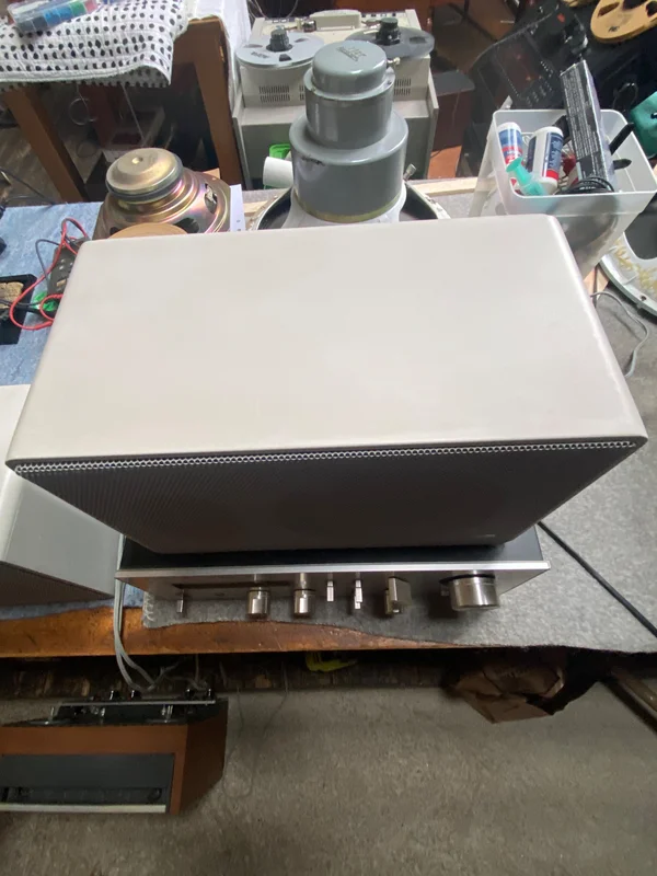 Braun L-410 bokhylleh&ouml;gtalare  - Bild 2 av 6