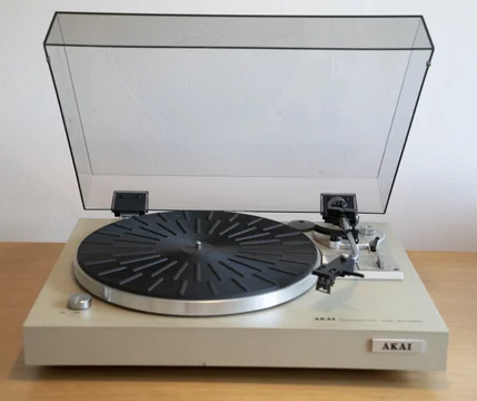 Akai AP-B20 Halvautomatisk skivspelare