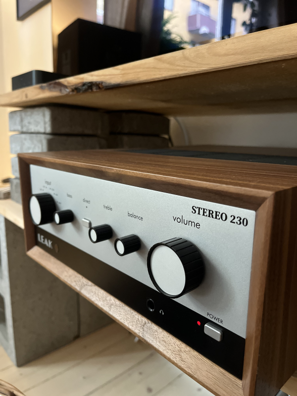 Leak 230 integrerad förstärkare med Phono/Dac/Hörlursförstärkare.  - Bild 1 av 1