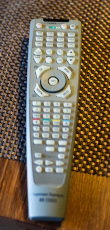 Harman Kardon AVR 230 bortskänkes Harman Kardon AVR 230 bortskänkes - Bild 3 av 3