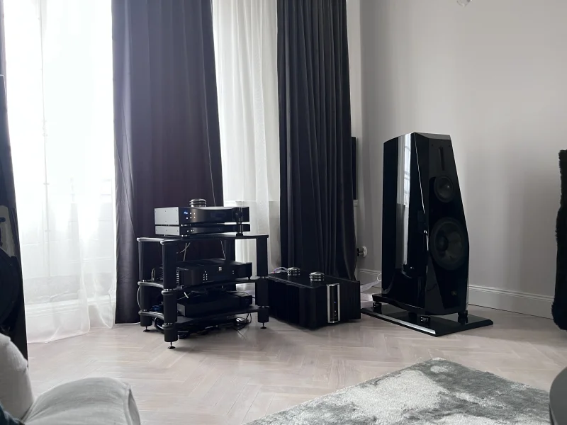 Aurum Cantus V12F Piano Black Edition  - Bild 6 av 6