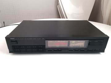 Yamaha TX-500 Natural Sound AM/FM Stereo Tuner