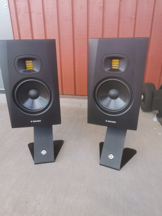 Adam Audio T7V