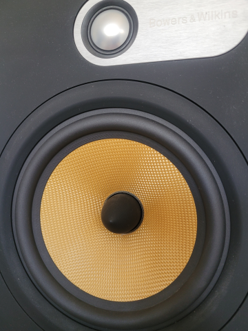 B&W Bowers & Wilkins 685 högtalare