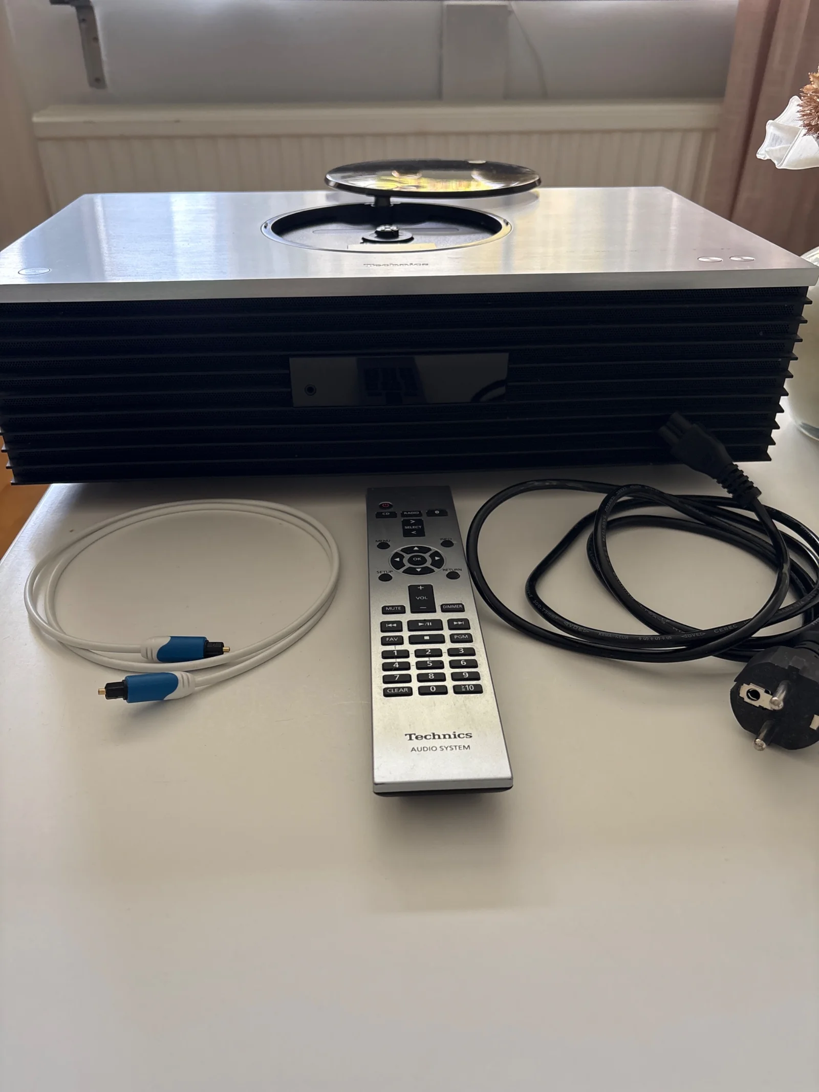Technics SC-C70 &ndash; stilren stereo med CD, Bluetooth - Bild 1 av 3