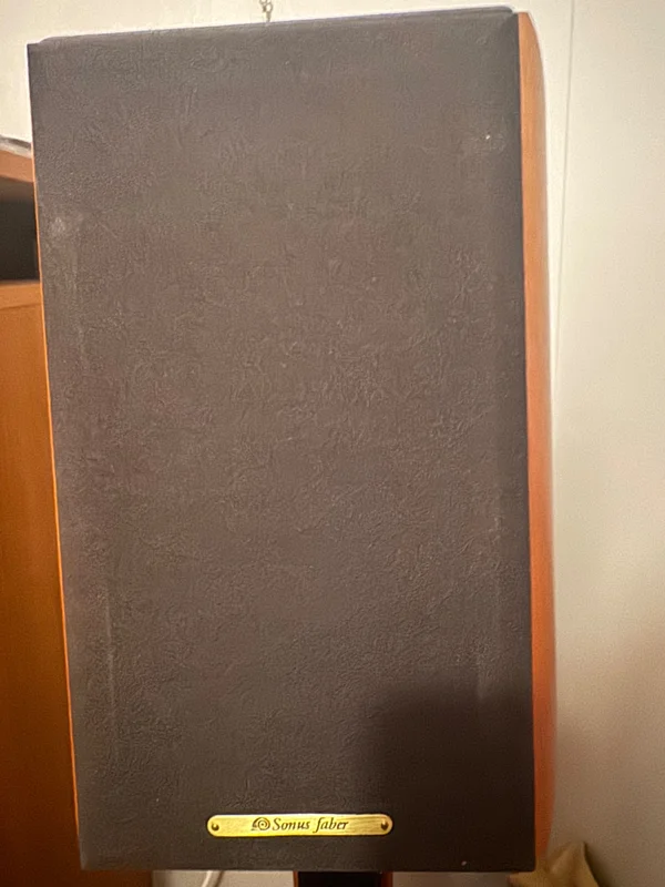 Sonus Faber Concerto med originalstativ i trä/metall Sonus Faber Concerto med originalstativ i trä/metall - Bild 3 av 3