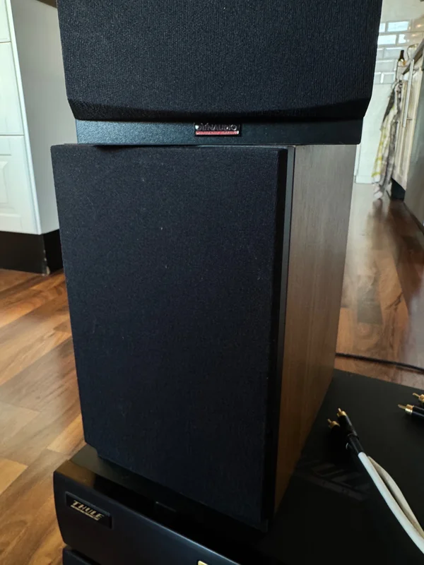 V&auml;lmatchat danskt hifi-system - Bild 4 av 7