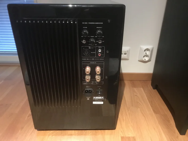 5.1 system eller Atmos 9.1 - S&auml;nkt pris! Definitive Technology surround h&ouml;gtalare/Paradigm - Bild 2 av 5