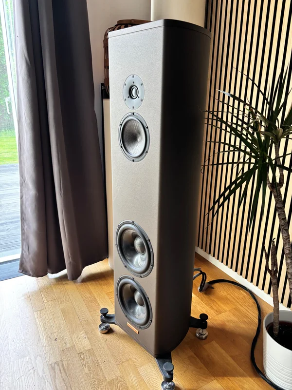 Magico S3 mk1 - Image 2 of 5