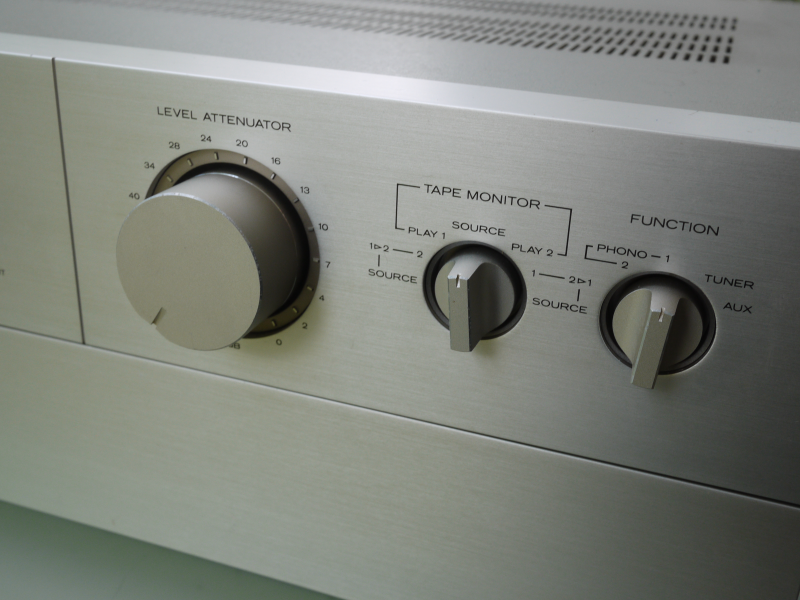 Hitachi HA-7700 / MosFet / 2x Phono MM&MC / Dubbel Mono - Bild 3 av 10