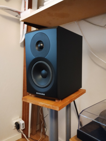 Dynaudio Emit 10